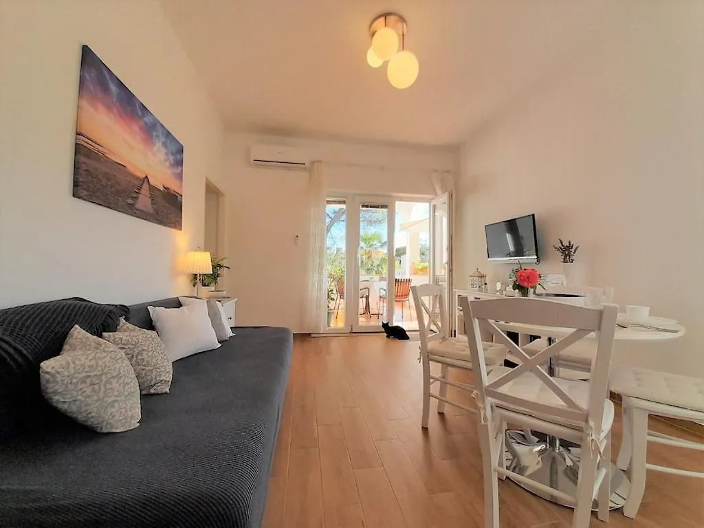 קרק Romantic Apartment Anna In The Center Of Krk 0*,  קרואטיה