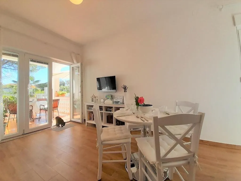 קרק Romantic Apartment Anna In The Center Of Krk